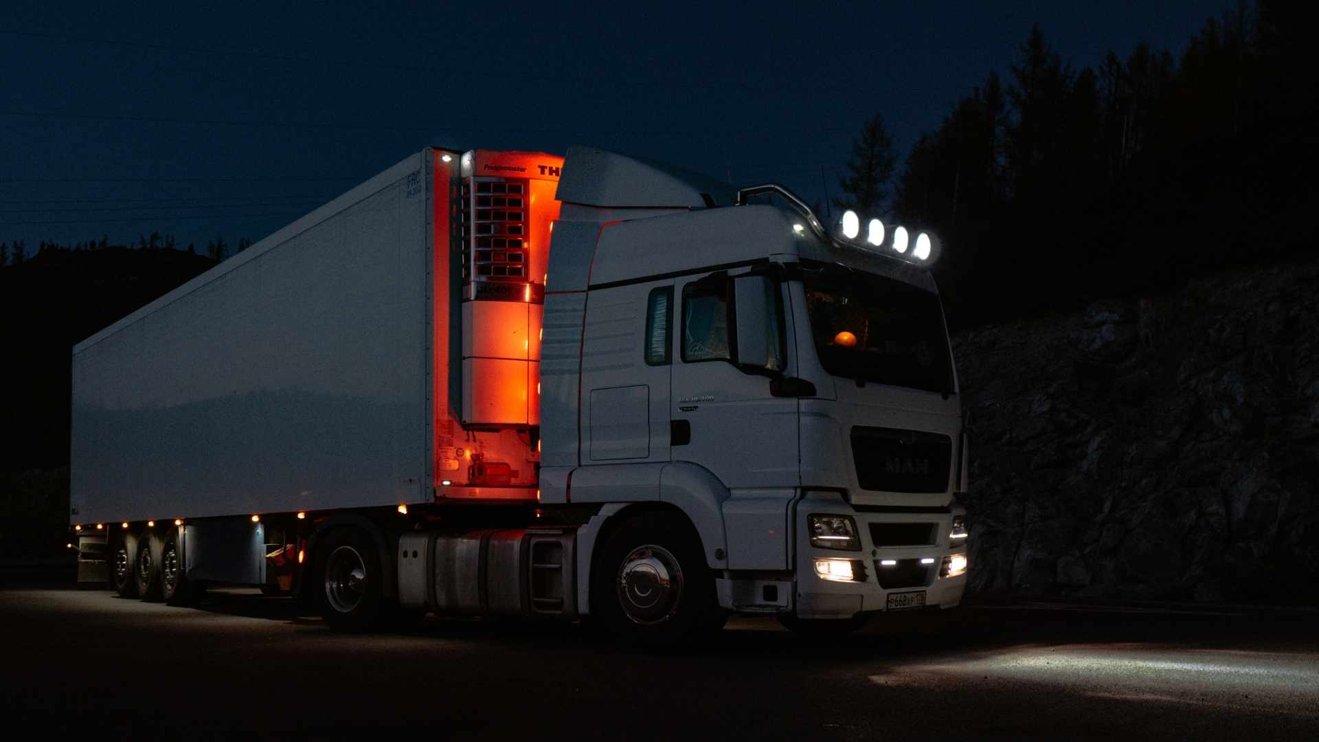 How Are Truck Accidents Different From Car Accidents